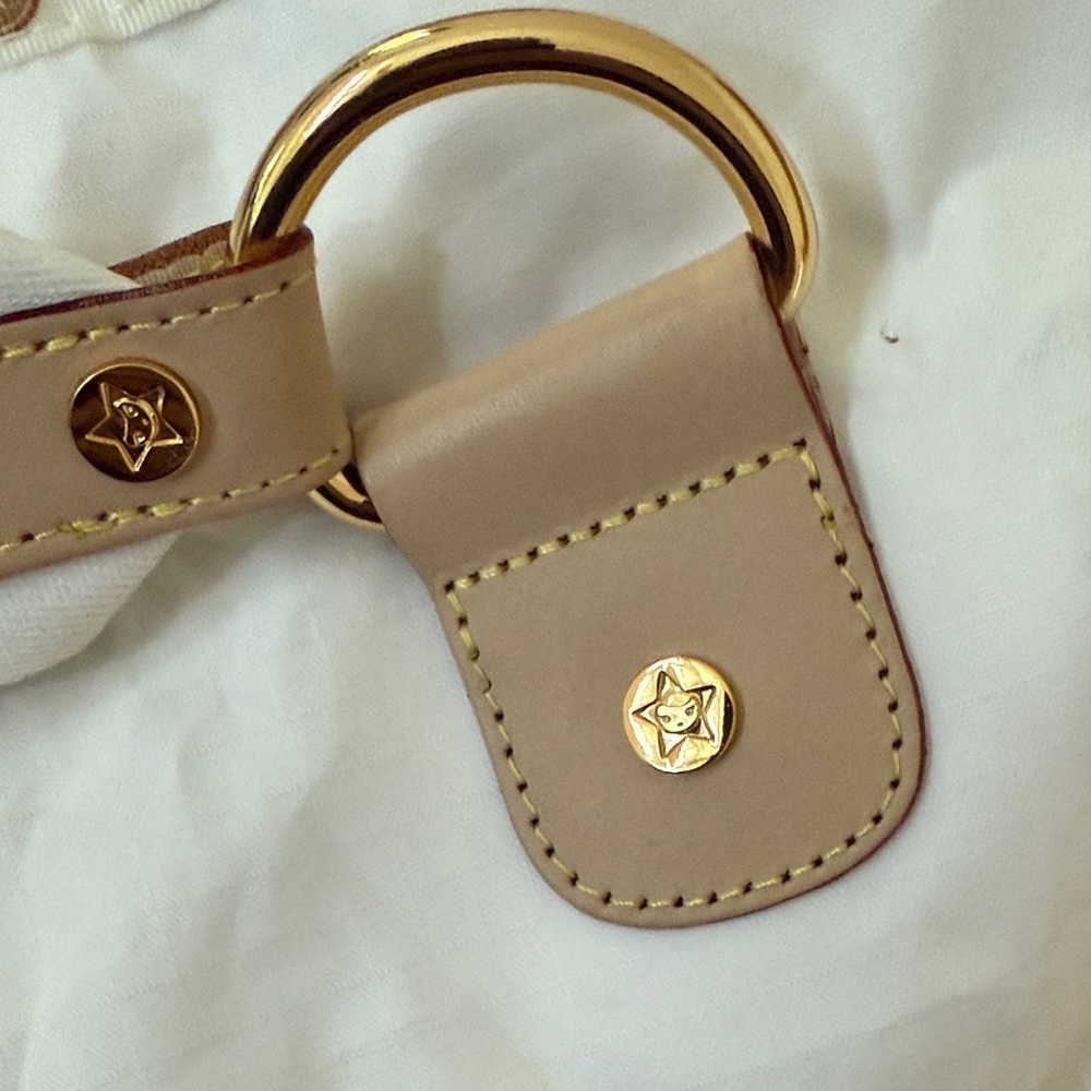 Lesportsac x Tokidoki White Duffle Bag with Strap - Picture 4 of 14